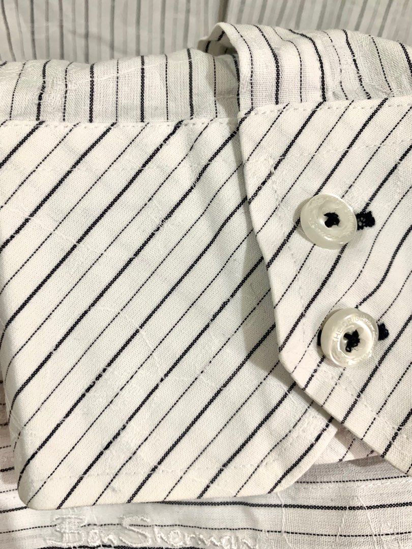 Ben Sherman L/S shirt (Category: Formal Shirts) located in Manila. Submitted by patrickbateman_ (Listing ID 1205420790, Image 3). Description: Ben Sherman Longsleeve Shirt Size Medium Dimensions: W: 23” L 29” Sleeves 24.5” Shoulders 19” ₱599 Manila area.