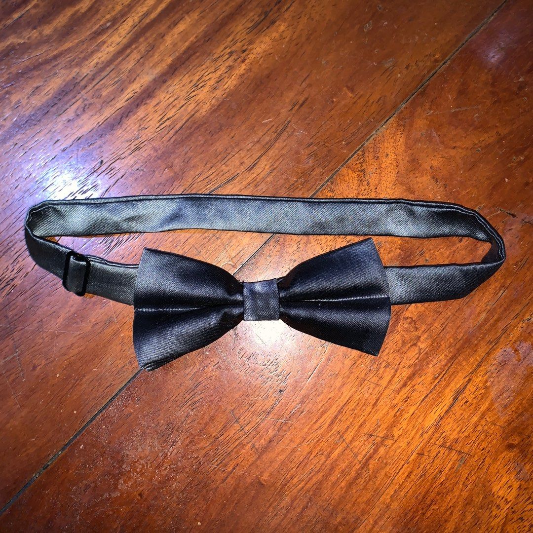Black bow tie (Category: Ties) located in Quezon City. Submitted by sweetlikesoju (Listing ID 1205536957, Image 3). Description: 👥 No meet-ups for safety purposes 📦 GoGo Xpress / Grab Express / Borzo Delivery from Novaliches, QC 💳 GCash / coins.ph / PayMaya / PayPal / BPI.