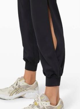 BRAND NEW Lululemon Align Jogger 28 *Vent (Black) Size 6 *Super High Rise,  Women's Fashion, Activewear on Carousell