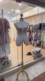 BRAND NEW MANIQUIN ( HAVE 2 SET)