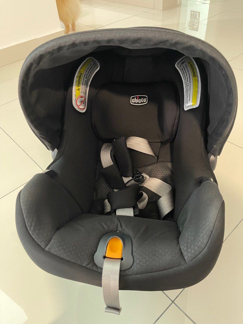 Chicco KeyFit 35 with Isofix base Babies Kids Going Out Car