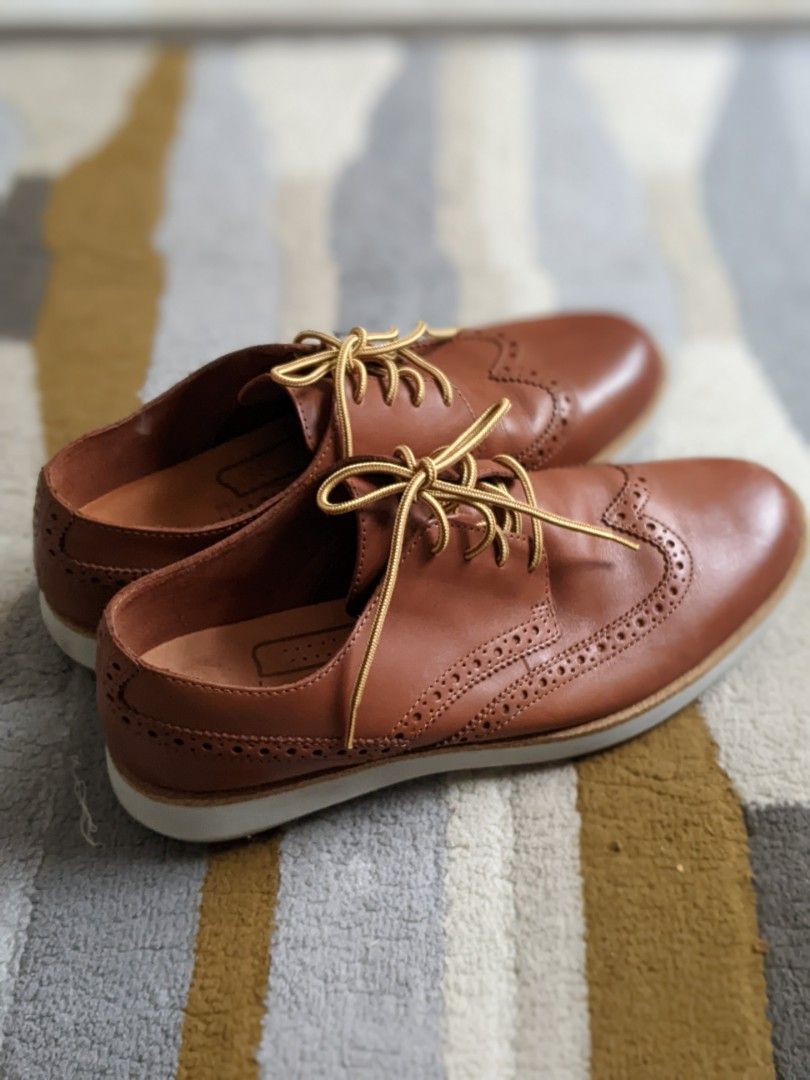 Clarks wingtip store