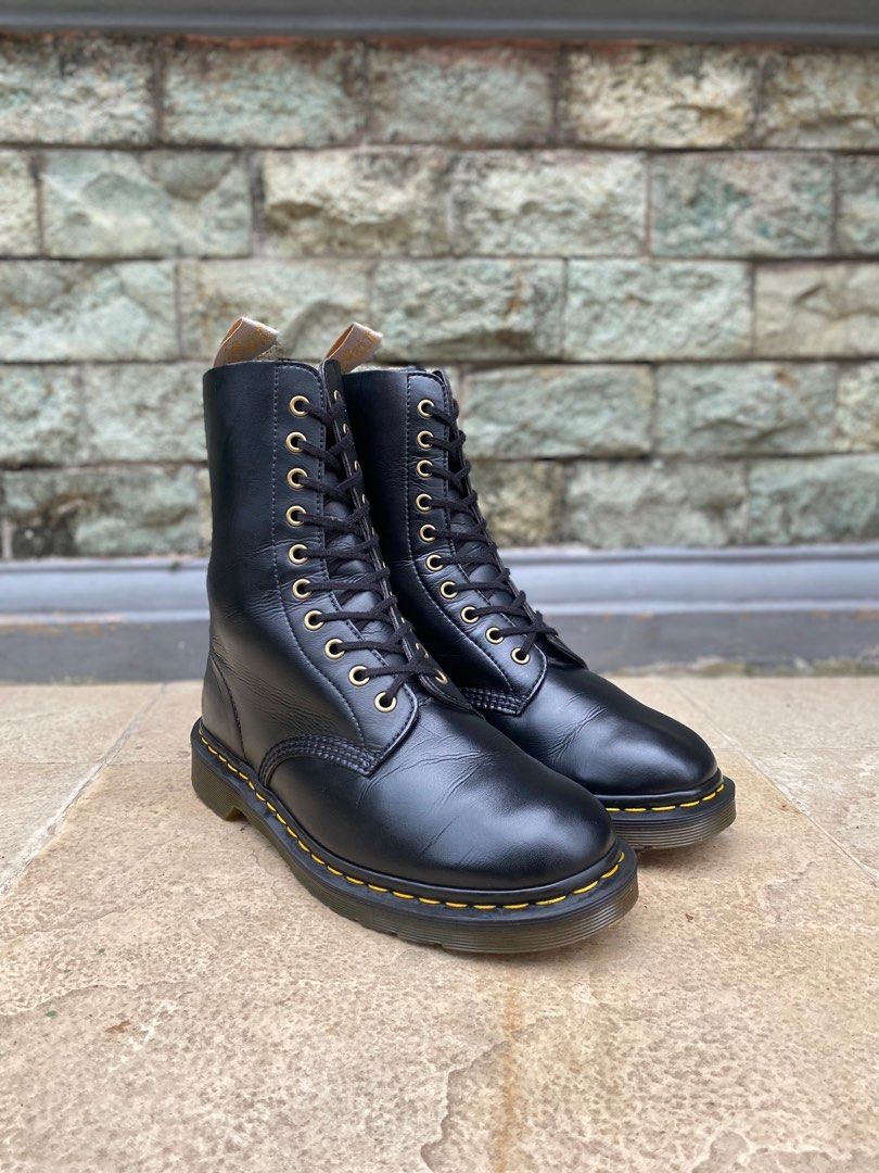 Dr Martens 1490 Vegan Black Felix Rub Off Fesyen Pria Sepatu