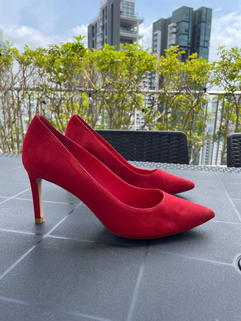 Red heeled court shoes outlet
