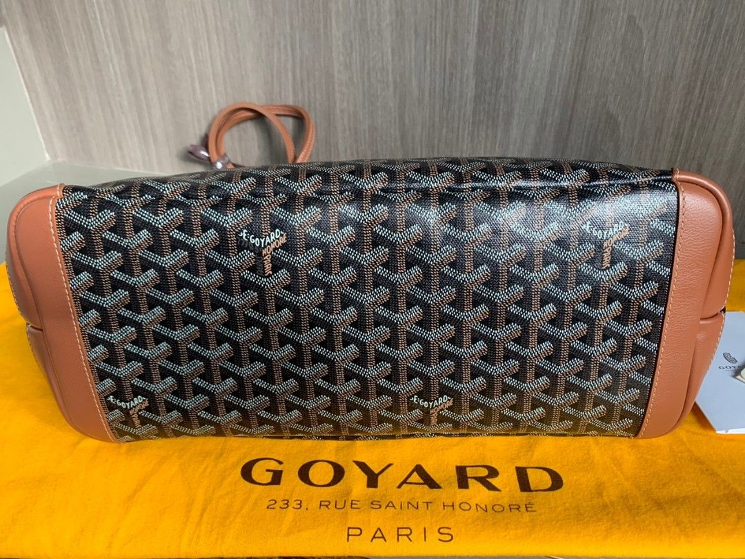 Brand new Goyard Artois MM (Medium) in Navy, Luxury, Bags & Wallets on  Carousell