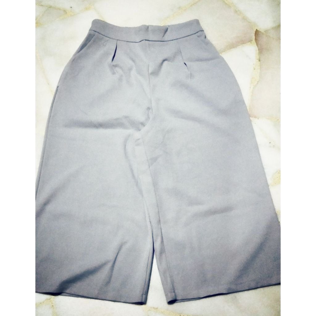 Shop Three Quarter Pants with Elasticised Hem Online | Max Kuwait