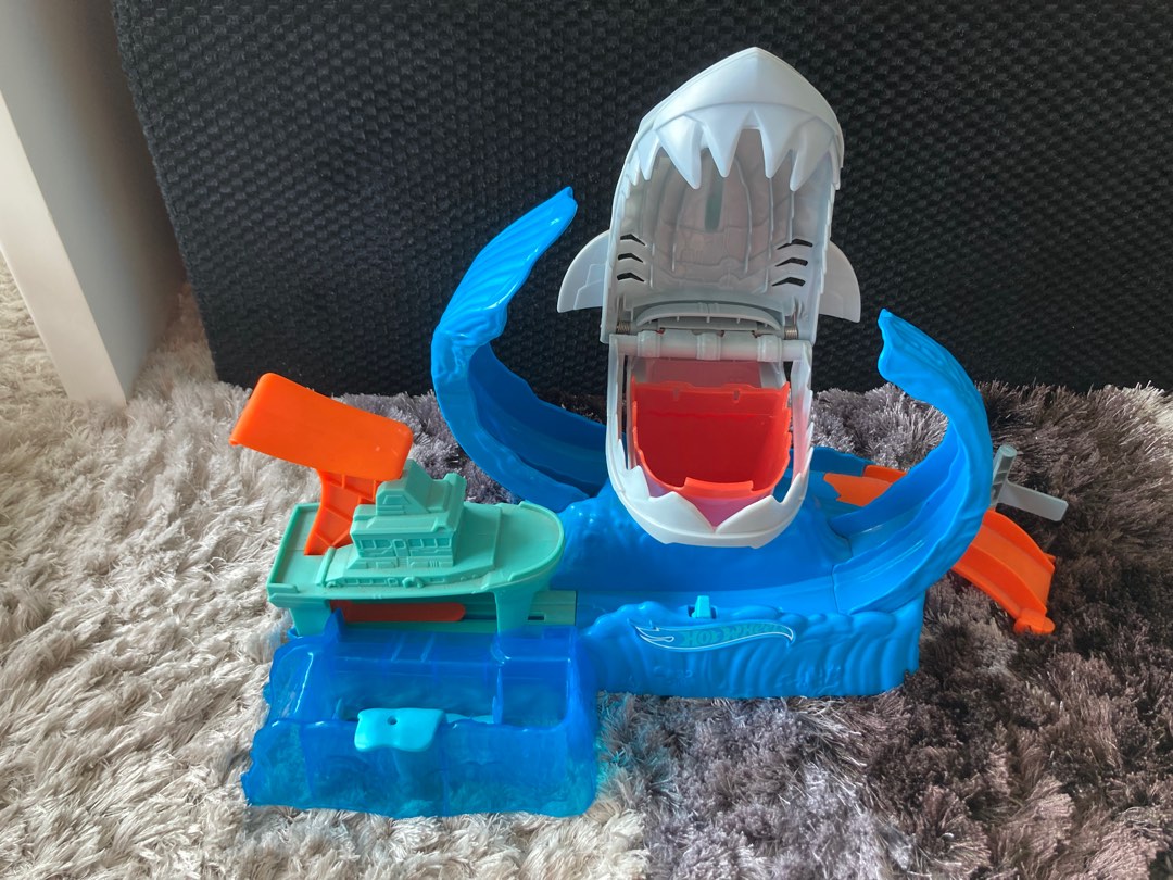 Hotwheels Shark track, Hobbies & Toys, Toys & Games on Carousell