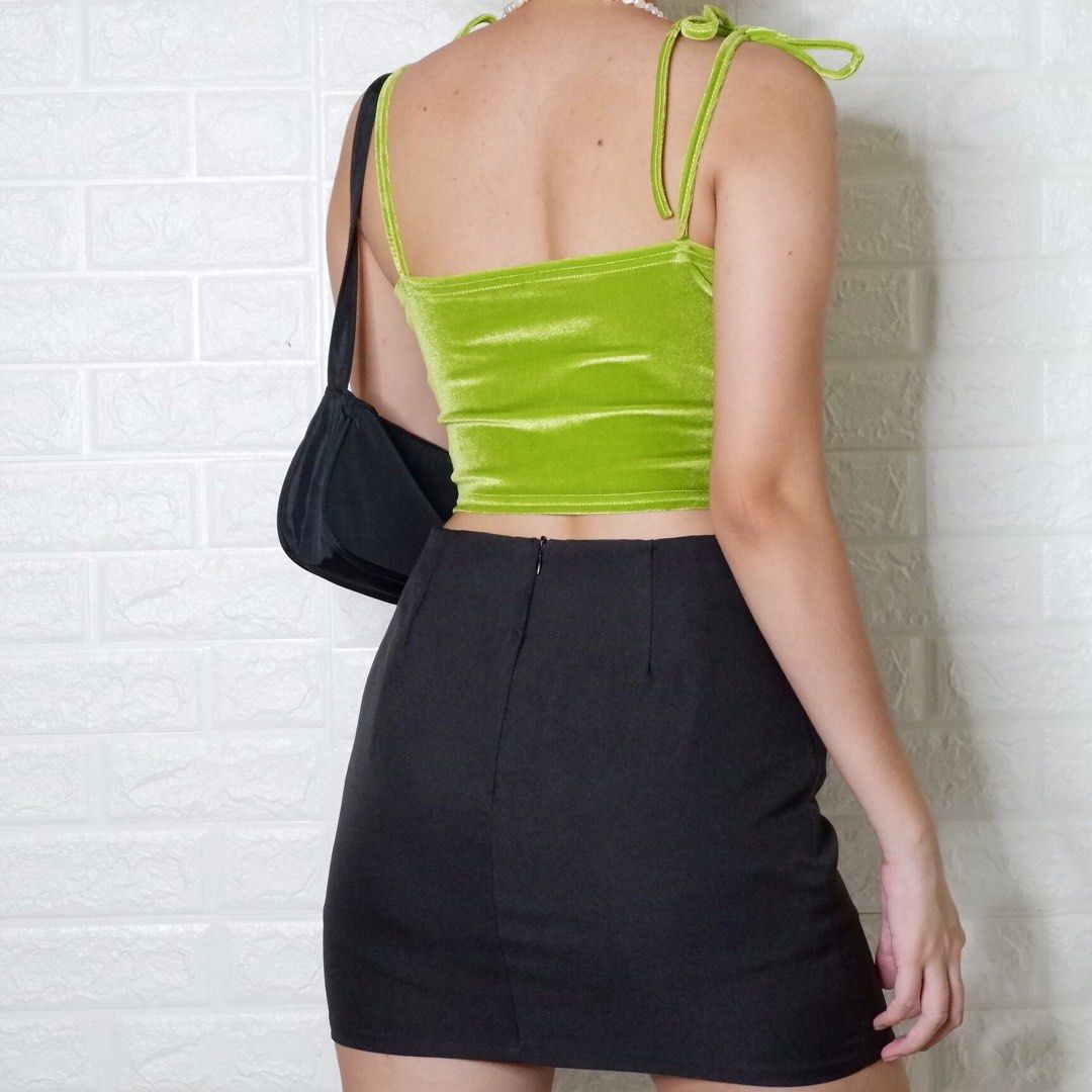 Kelly green velvet top, Women's Fashion, Tops, Sleeveless on Carousell