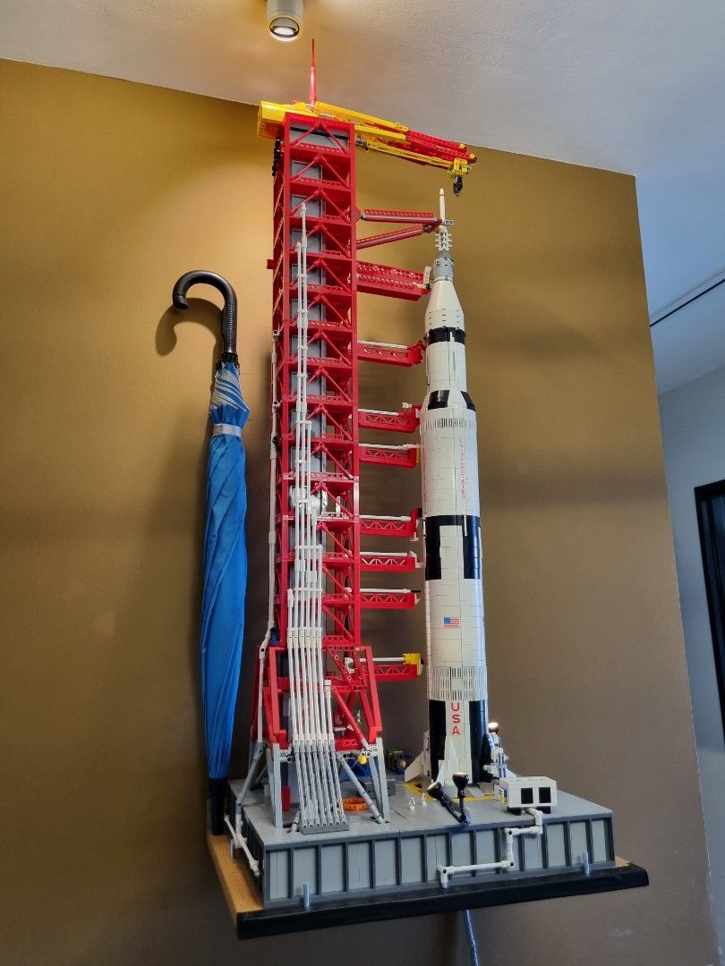 Lego saturn v hotsell gantry