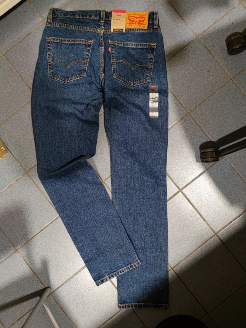 Levi's 511 Slim Fit Dark Stonewash Jeans, Men's Fashion, Bottoms, Jeans on  Carousell