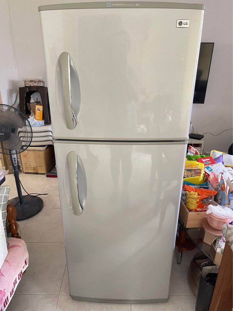 LG refrigerator, TV & Home Appliances, Kitchen Appliances, Refrigerators & Freezers on Carousell