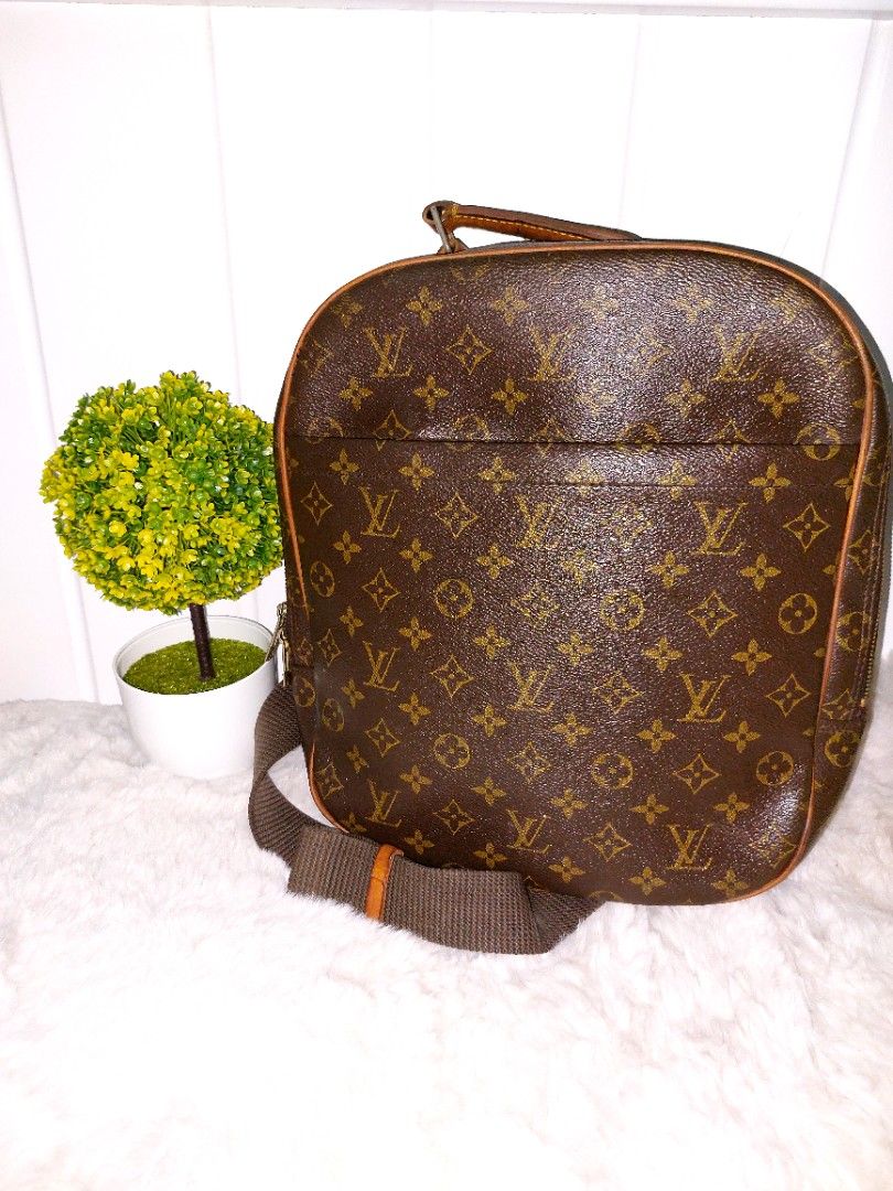 Louis vuitton backpack 2025 crossbody