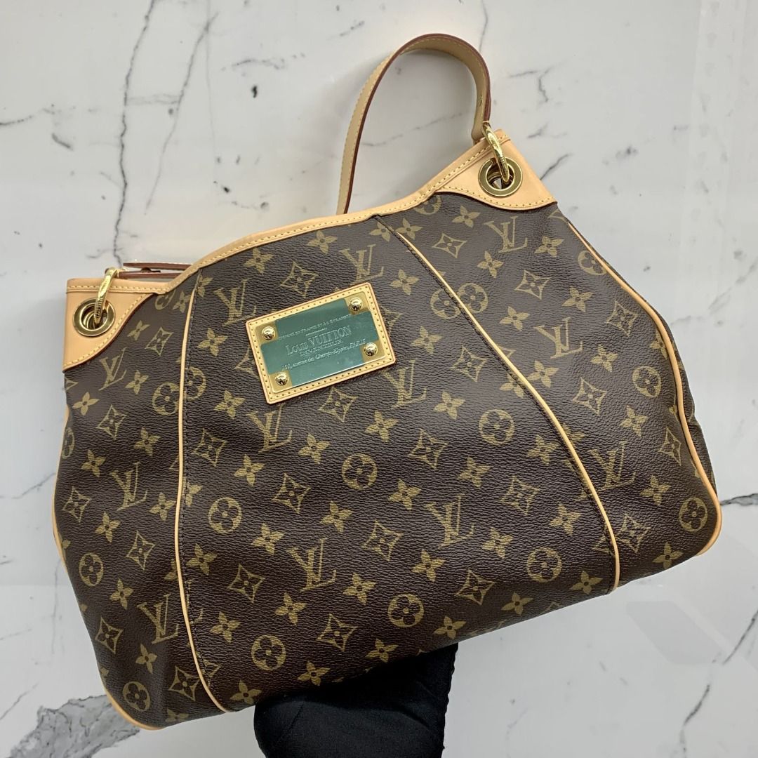 Louis Vuitton Galleria MM, Luxury, Bags & Wallets on Carousell