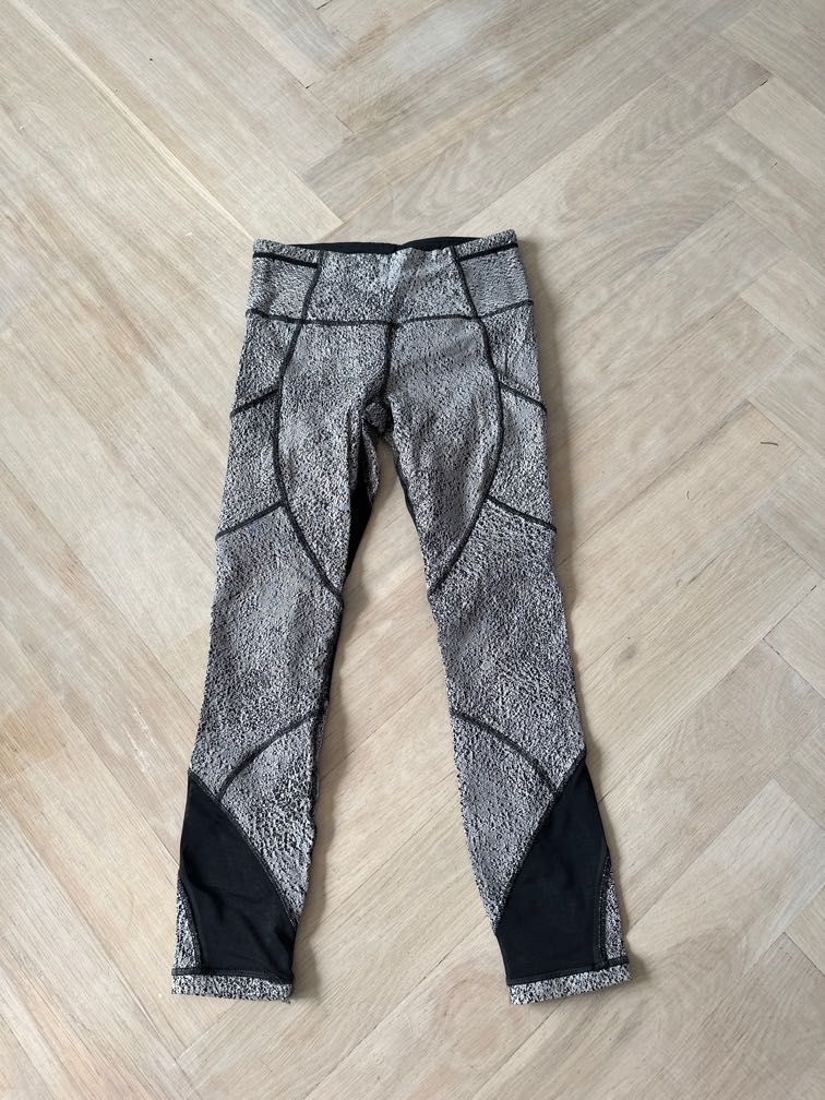 Lululemon black white jacquard leggings Women s Fashion Activewear on Carousell