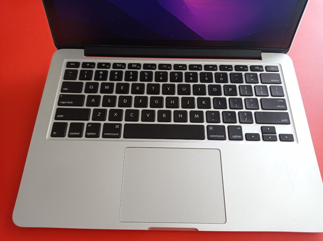 MacBook Pro 13 inch Early 2015 SSD 256GB with Matte screen