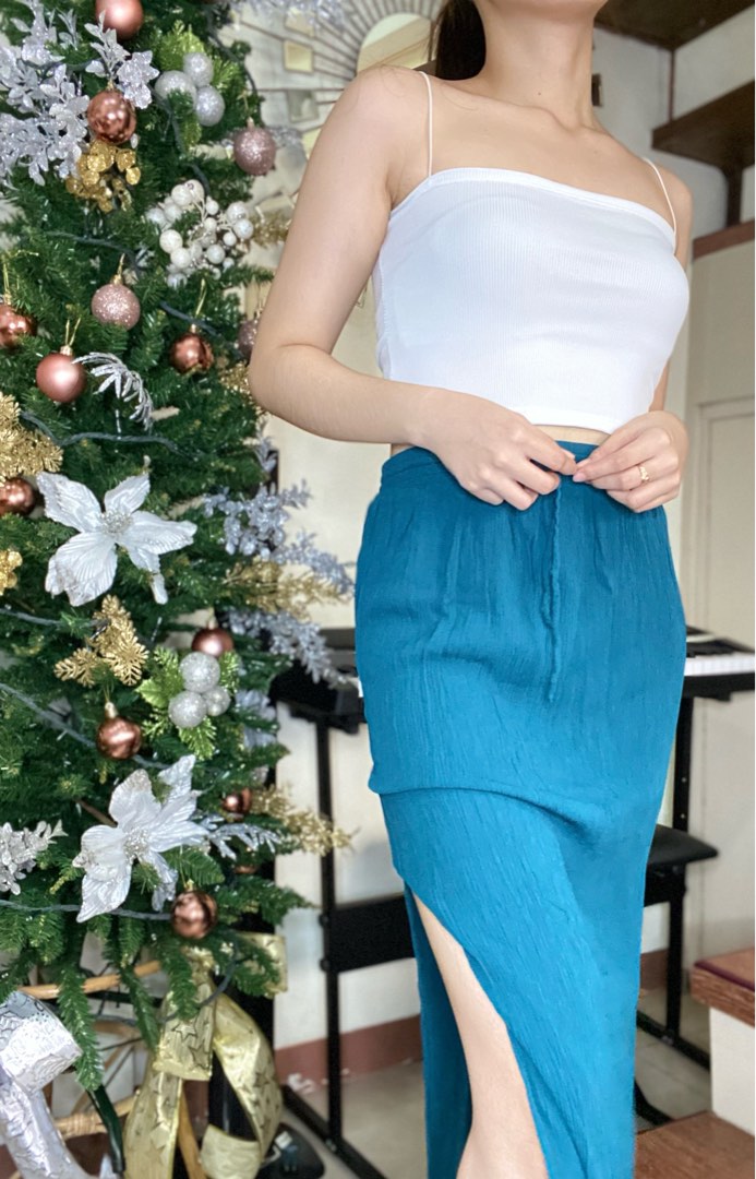 Mermaid vibe maxi skirt, Women's Fashion, Bottoms, Skirts on Carousell
