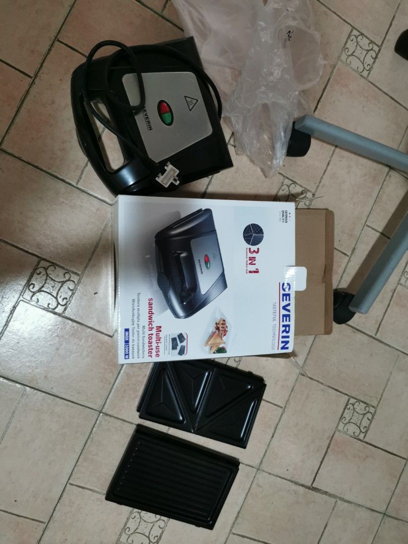 Multiuse Sandwich toaster, Furniture & Home Living, Kitchenware