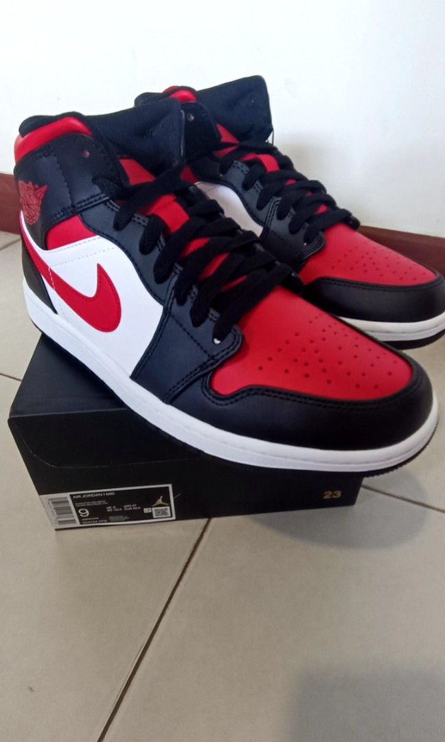 Nike Air Jordan 1 mid 'Bred Toe' 2022, Men's Fashion, Footwear, Sneakers on Carousell