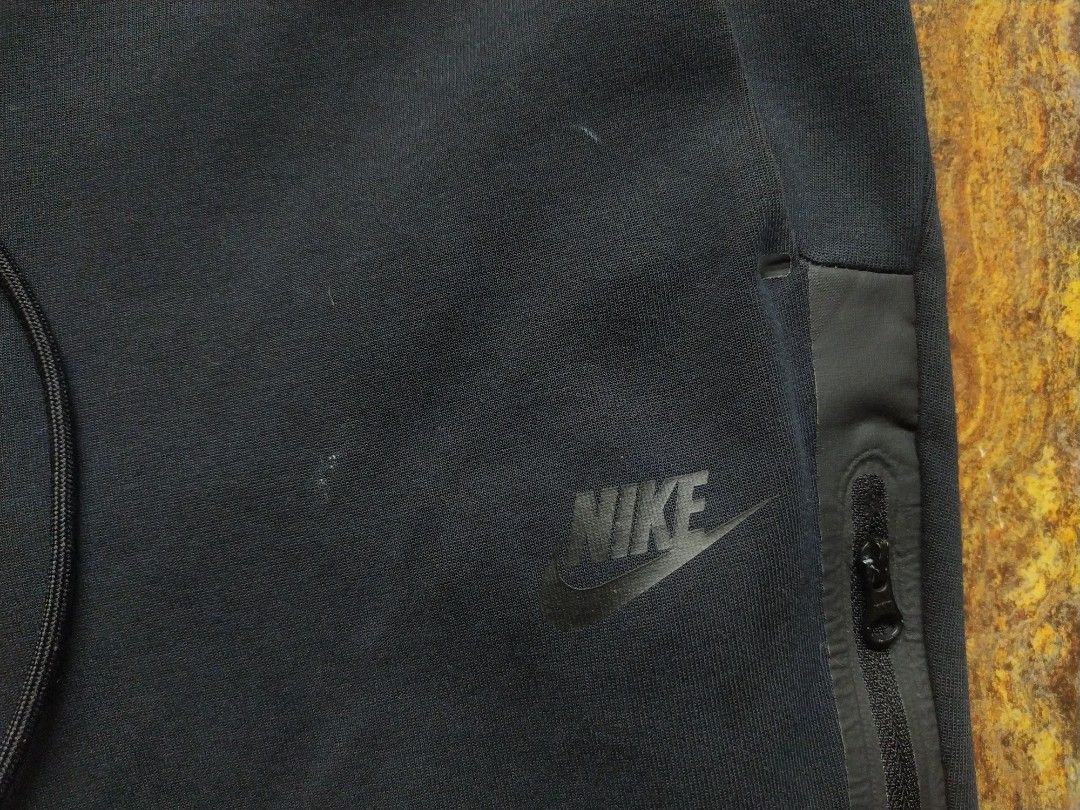 Nike Techfleece Pants Mens (Category: Activewear) located in Koronadal. Submitted by kenyakushop (Listing ID 1205634709, Image 2). Description: Nike Techfleece Pants Mens Size: Large on tag (30-34waist x 36-37l) Excellent No issues.