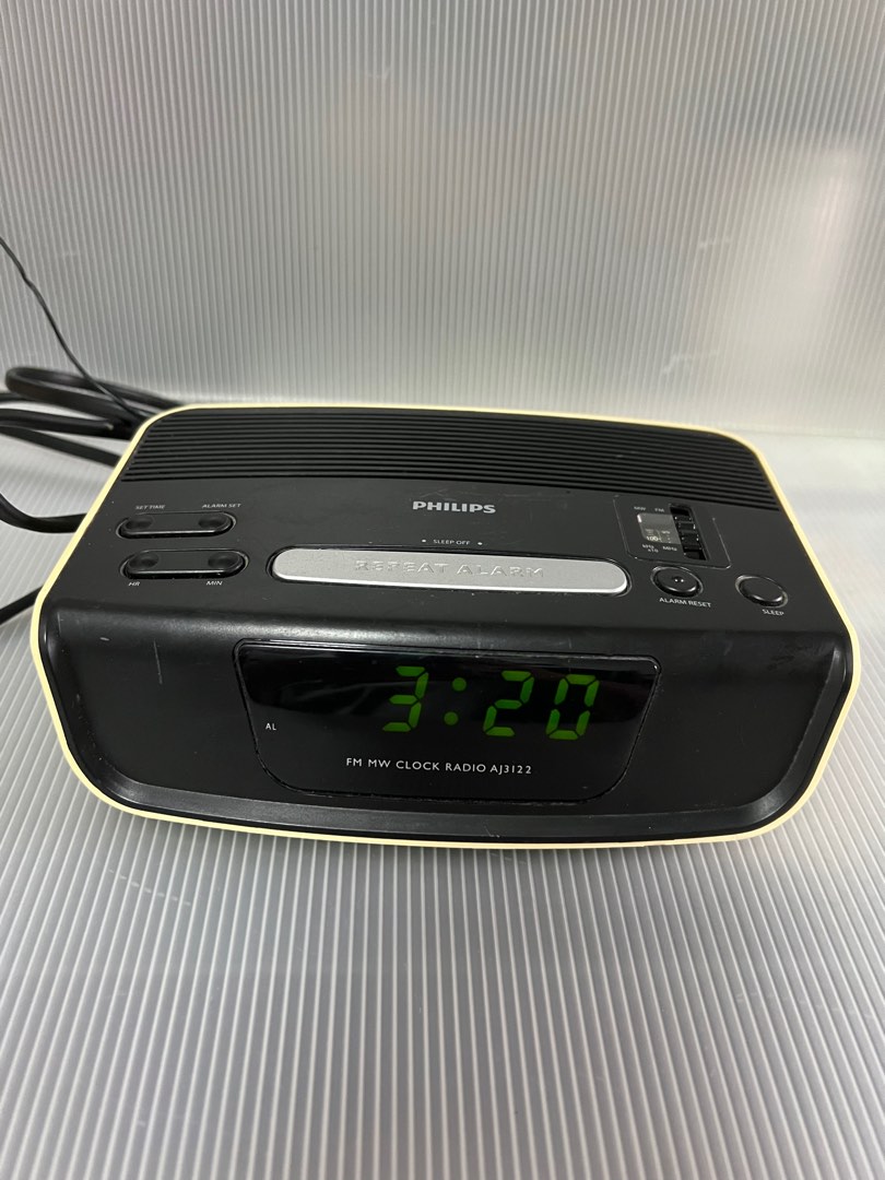 Philips FM/MW radio Aj3122, Audio, Portable Music Players on Carousell