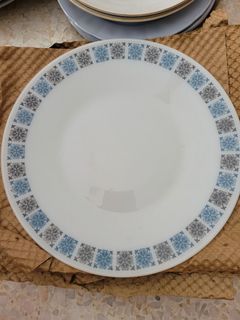 Plates VINTAGE NEW UNUSED pyrex chelsea design  10inch 100rm per pc