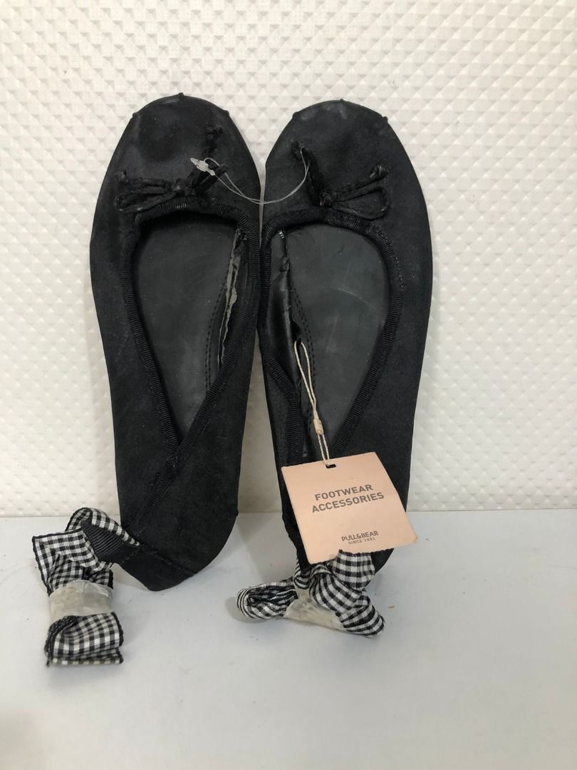 Flat shoes pull and bear store