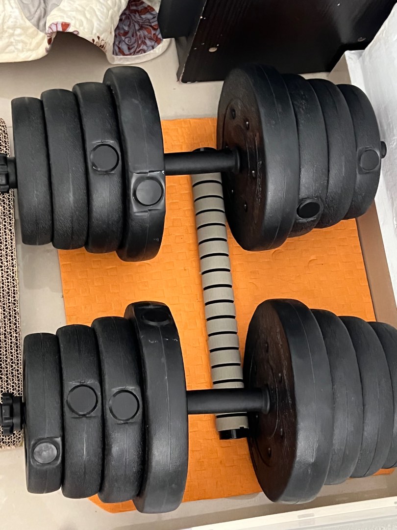 Selling 40kg dumbbell at 40 dollars, Sports Equipment, Exercise & Fitness, Weights & Dumbbells