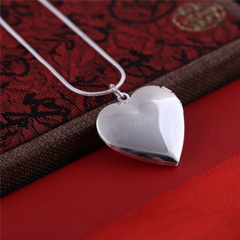 Frame locket clearance