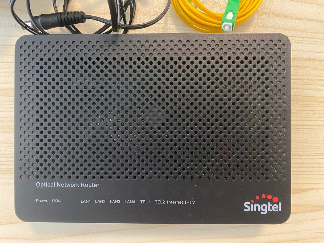 Singtel Optical Network Router Huawei Echolife HG8240T5, Computers ...