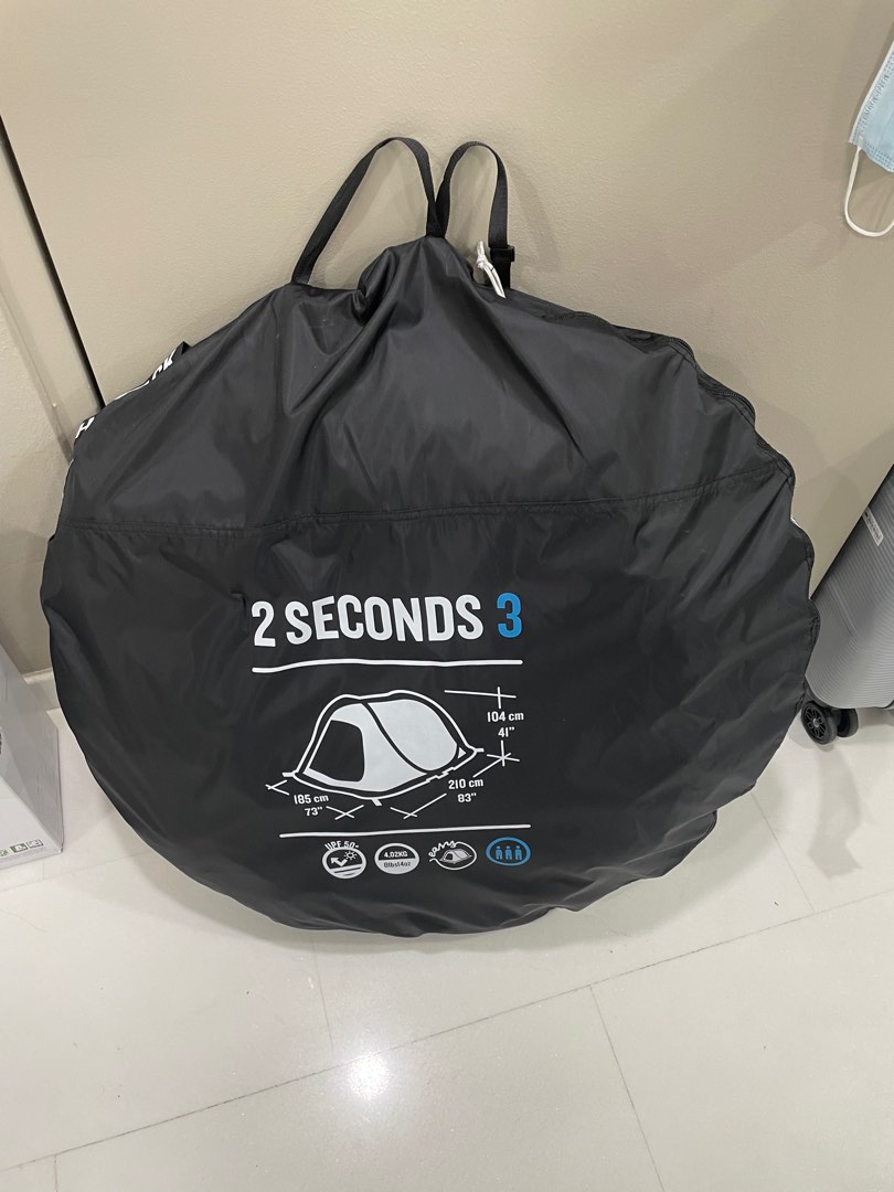 Tent for sale (never use), Sports Equipment, Hiking & Camping on Carousell