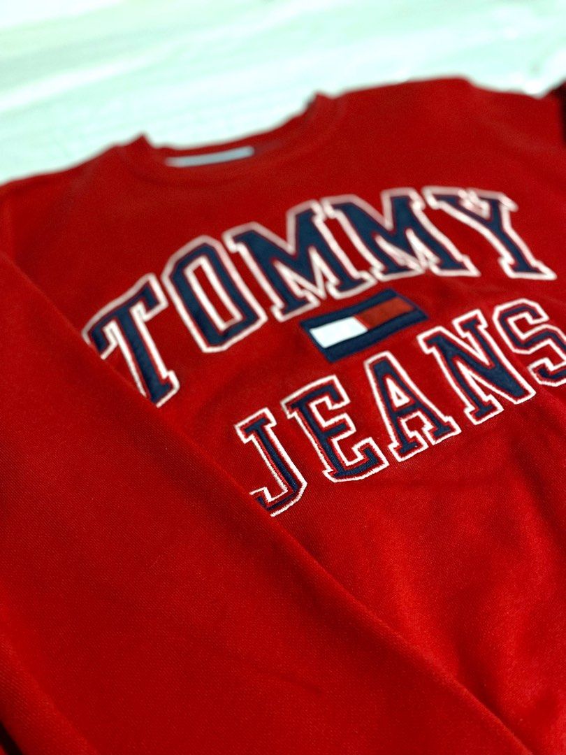 Tommy Hilfiger Crewneck (Category: Coats, Jackets and Outerwear) located in Tiaong. Submitted by ids00 (Listing ID 1205421858, Image 1). Description: Tommy Hilfiger Crewneck XS on tag 23.5x23.5 Excellent condition 1500.