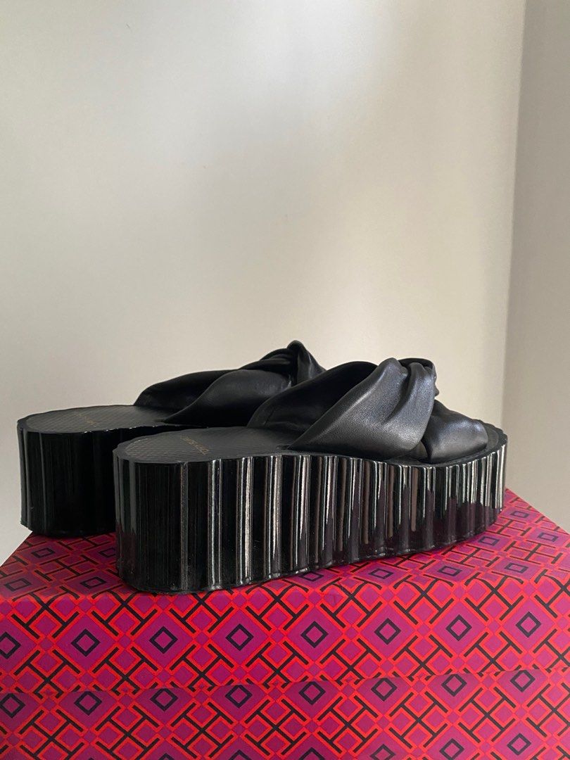 Tory burch knotted scallop wedge slide best sale