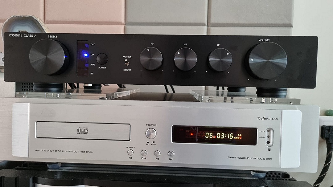 Tube Preamplifier with Advanced Discrete Tone Controls C300MKII