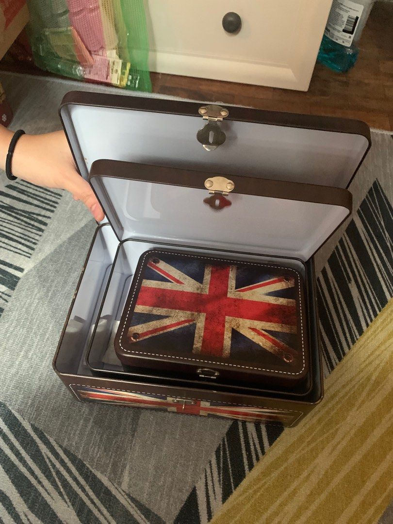 UK box with locker (Category: Storage Boxes & Baskets) located in Quezon City. Submitted by prelovedforsalemanila (Listing ID 1205442005, Image 3). Description: UK metal box with lock All in 1 .