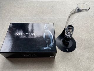Vinturi wine aerator set with stand