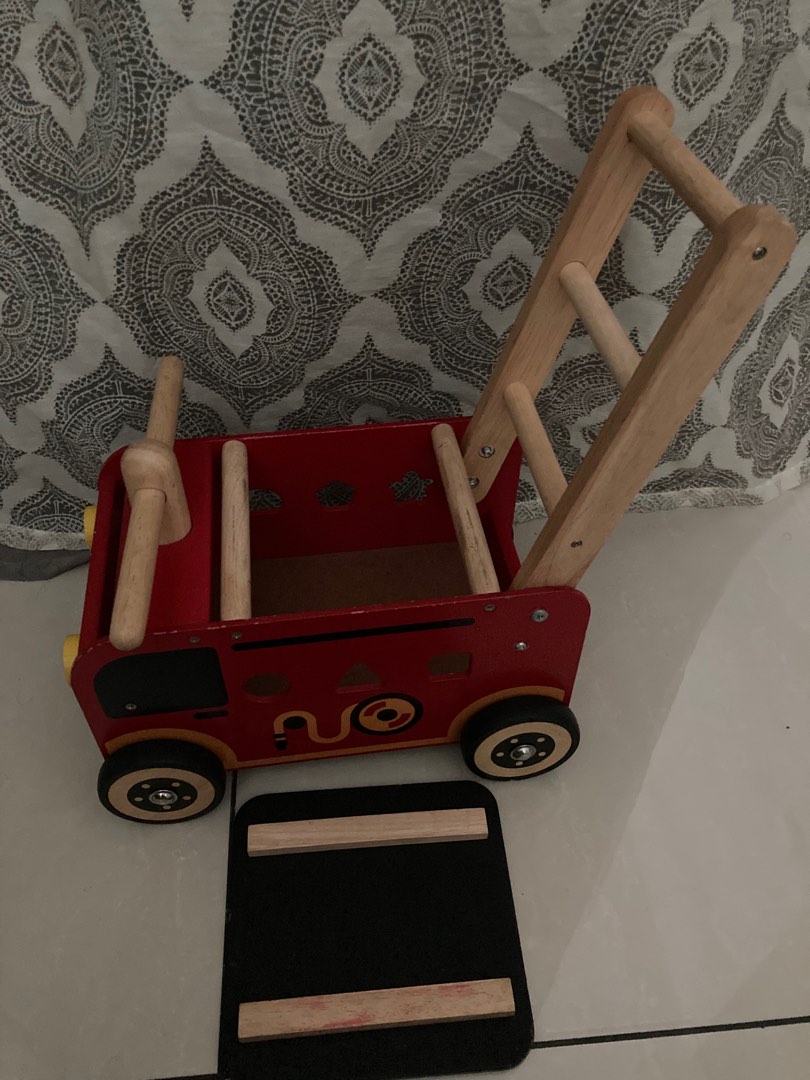 Sit and hotsell ride fire engine