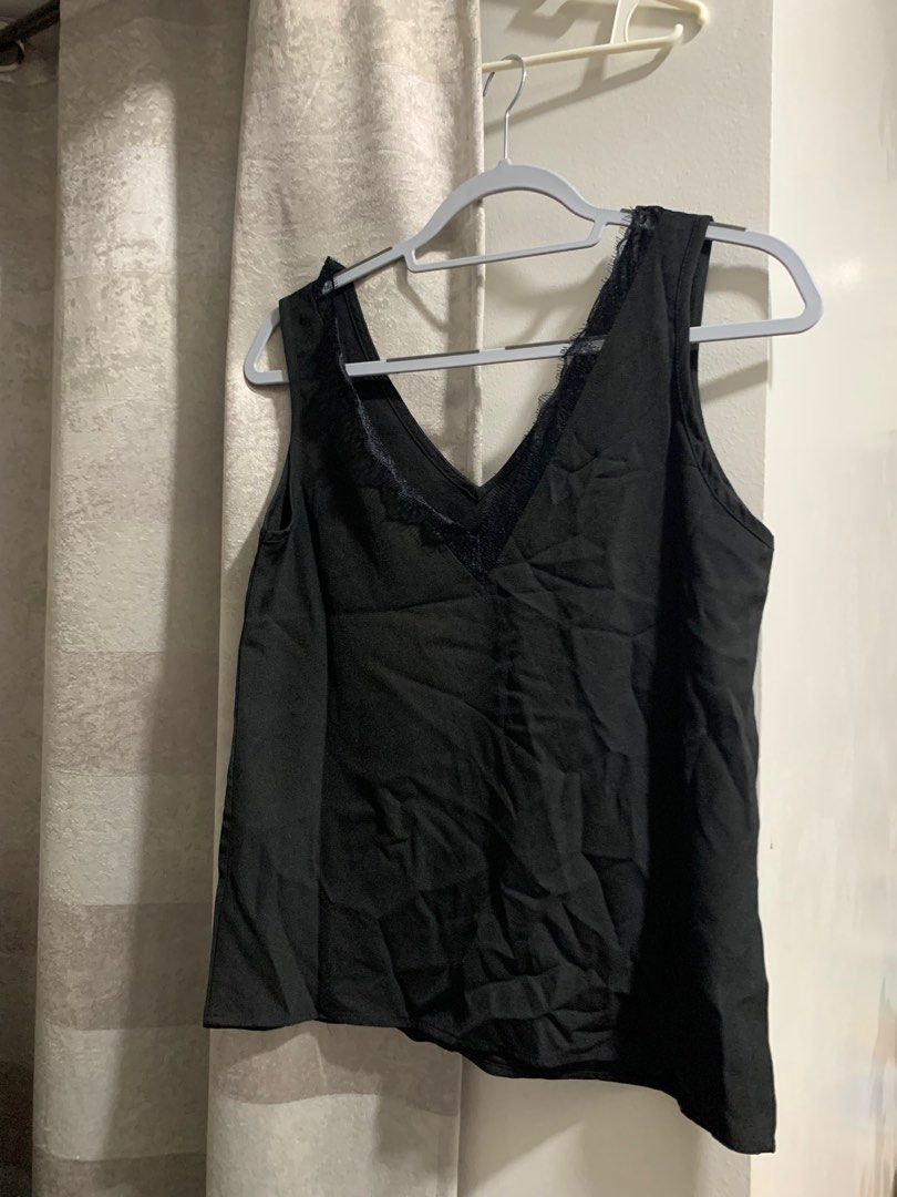 Zalora v-neck lace cami top (Category: Sleeveless) located in San Pedro. Submitted by pandamate (Listing ID 1205548802, Image 2). Description: Classy black v-neck cami top perfect for celebrations/special occasions Still with tag RFS: Doesn’t fit.