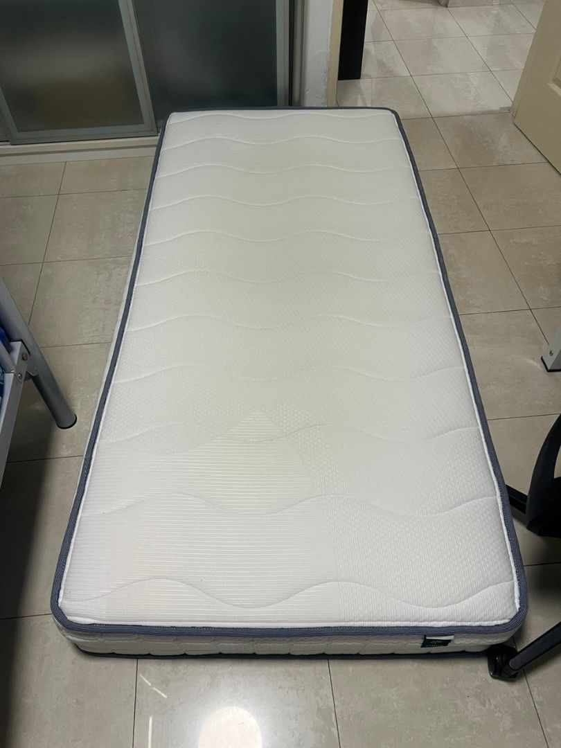Zinus single mattress, Furniture & Home Living, Furniture, Bed Frames