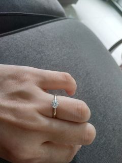 18k white gold diamond ring with Gia Cert