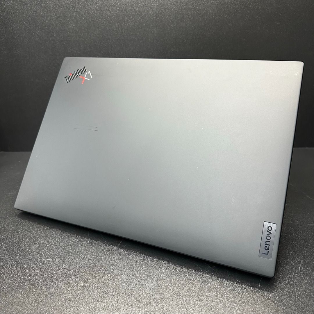 薄型！ Lenovo ThinkPad X1 Carbon-