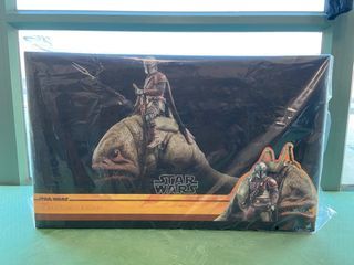 全新未開 Hottoys tms046 The Mandalorian & Blurrg