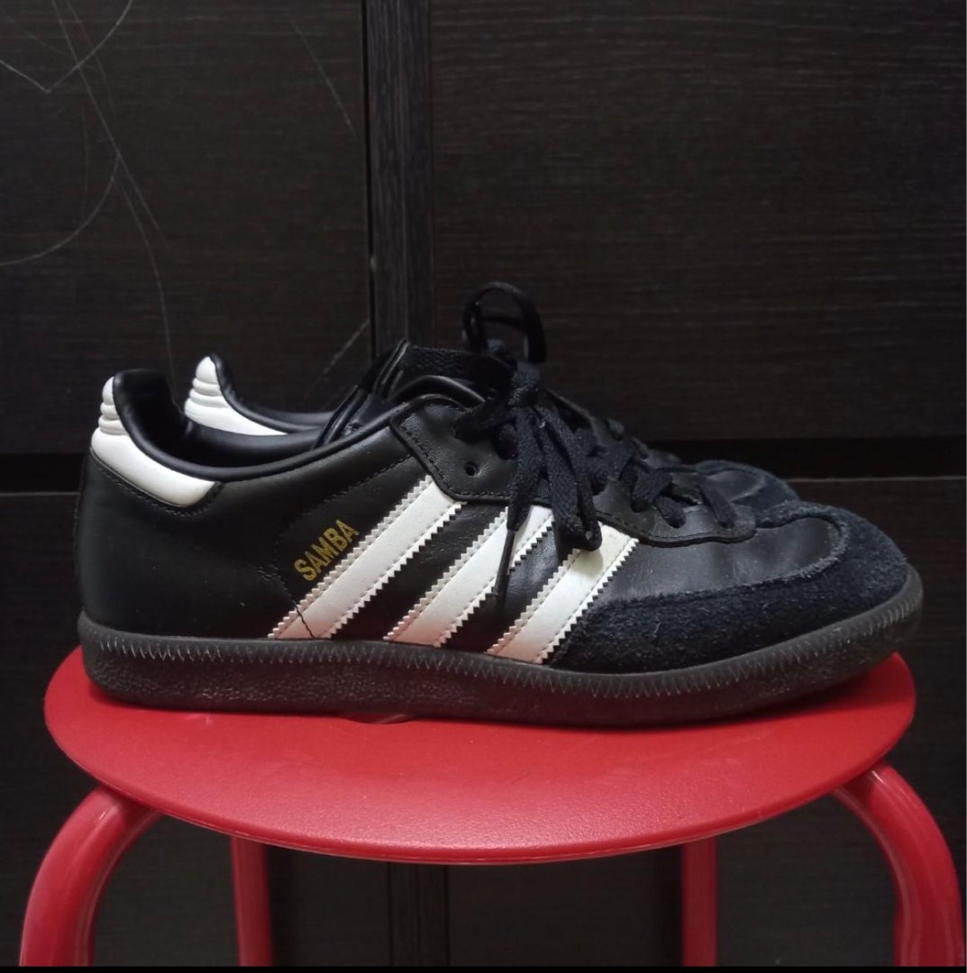 Adidas samba hot sale black sole