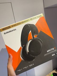 Arctis 7 Steelseries wireless headset complete set