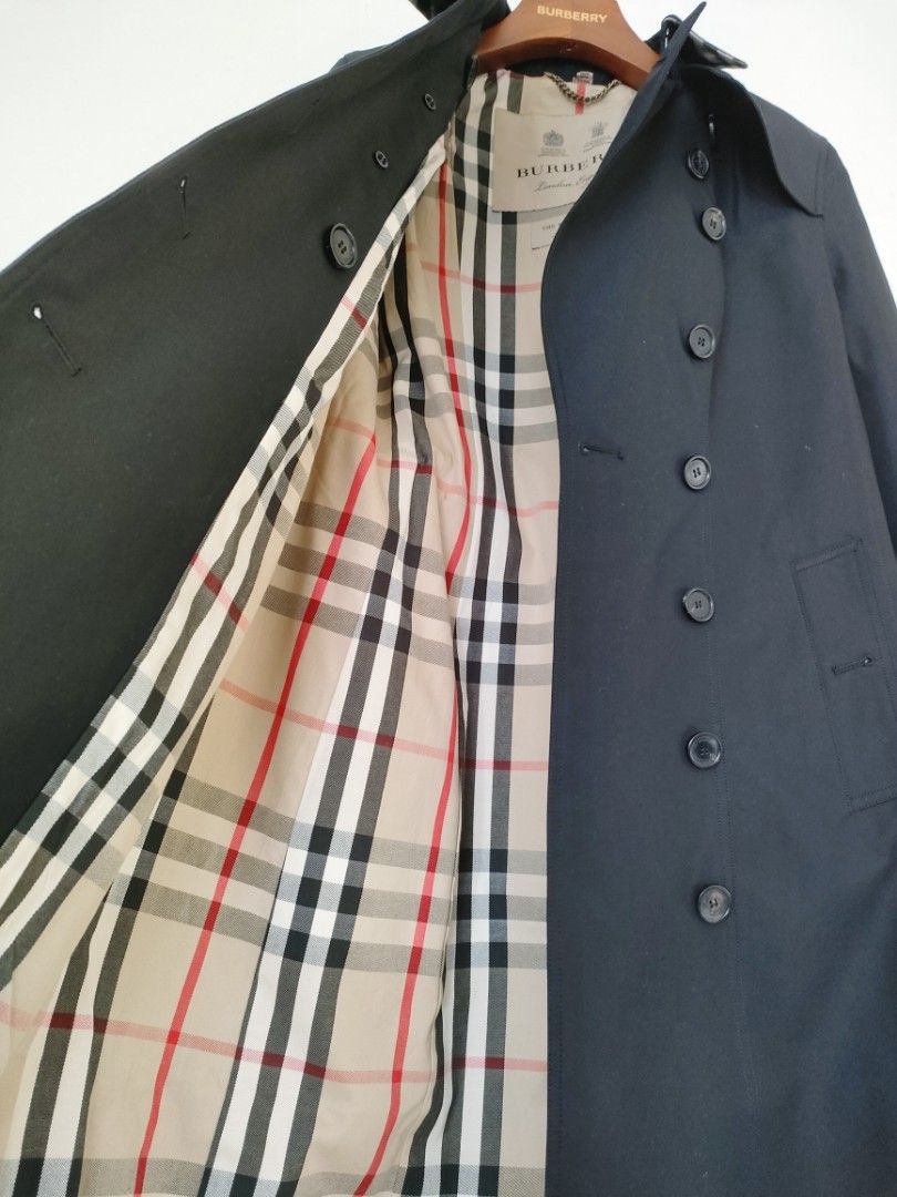 Authentic Burberry Coat, Women's Fashion, Coats, Jackets and Outerwear on  Carousell