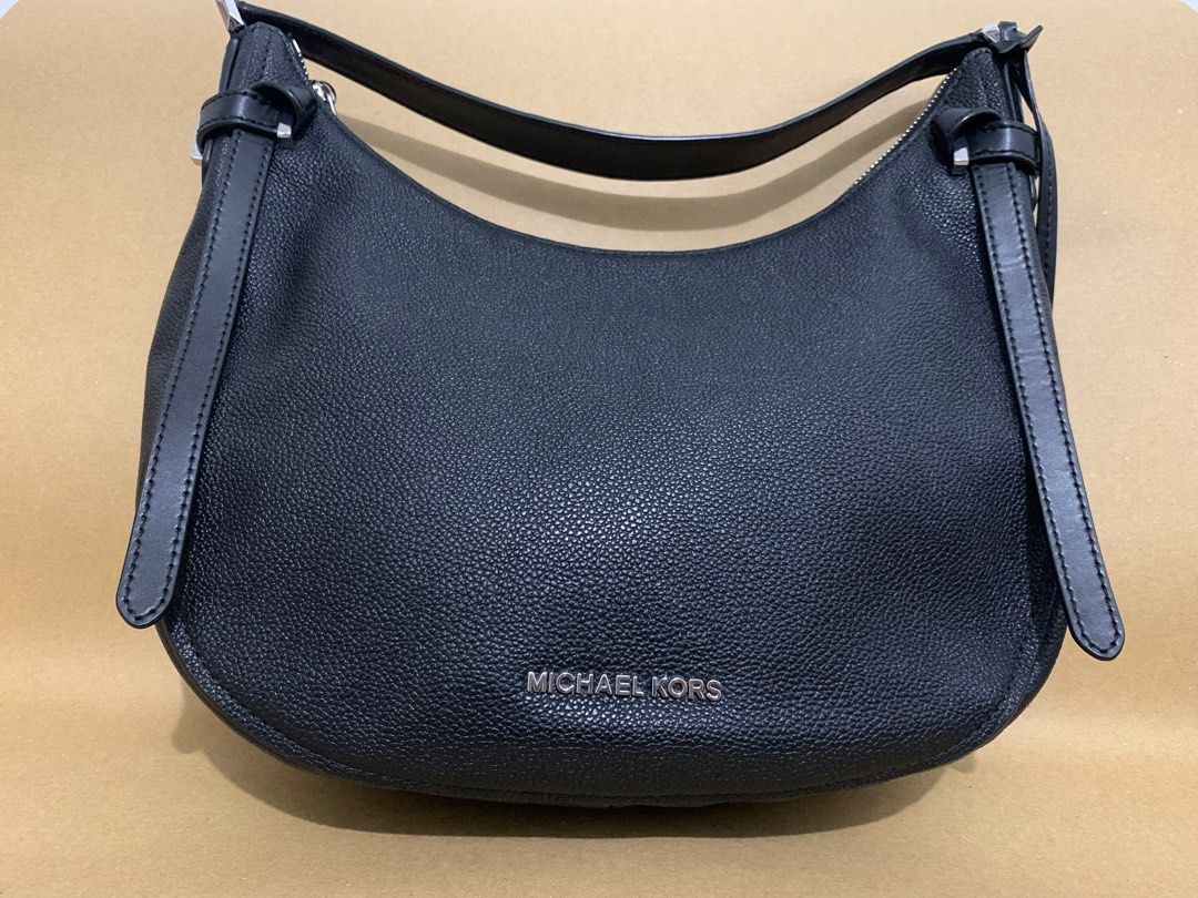 Authentic Michael Kors cassie crescent hobo bag Luxury Bags