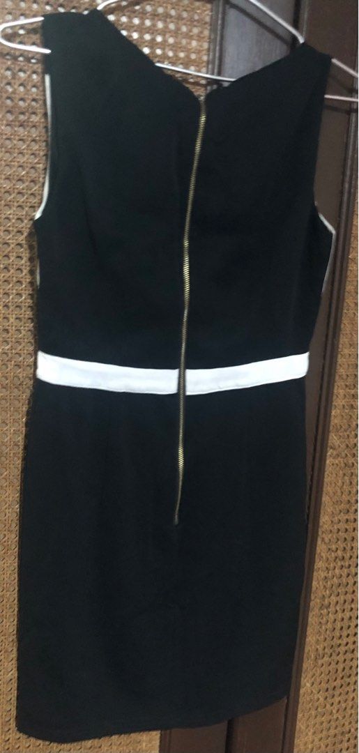 Black and White Dress (Category: Dresses) located in Caloocan City. Submitted by 2xhelp (Listing ID 1205758891, Image 2). Description: Cute dress still in good condition Best fits small Waist 24 inches Length 31 inches.