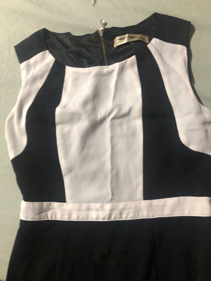 Black and White Dress (Category: Dresses) located in Caloocan City. Submitted by 2xhelp (Listing ID 1205758891, Image 3). Description: Cute dress still in good condition Best fits small Waist 24 inches Length 31 inches.