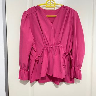 (Category: ) located in . Submitted by uy4wardrobe (Listing ID 1205844151, Image 1). Description: .