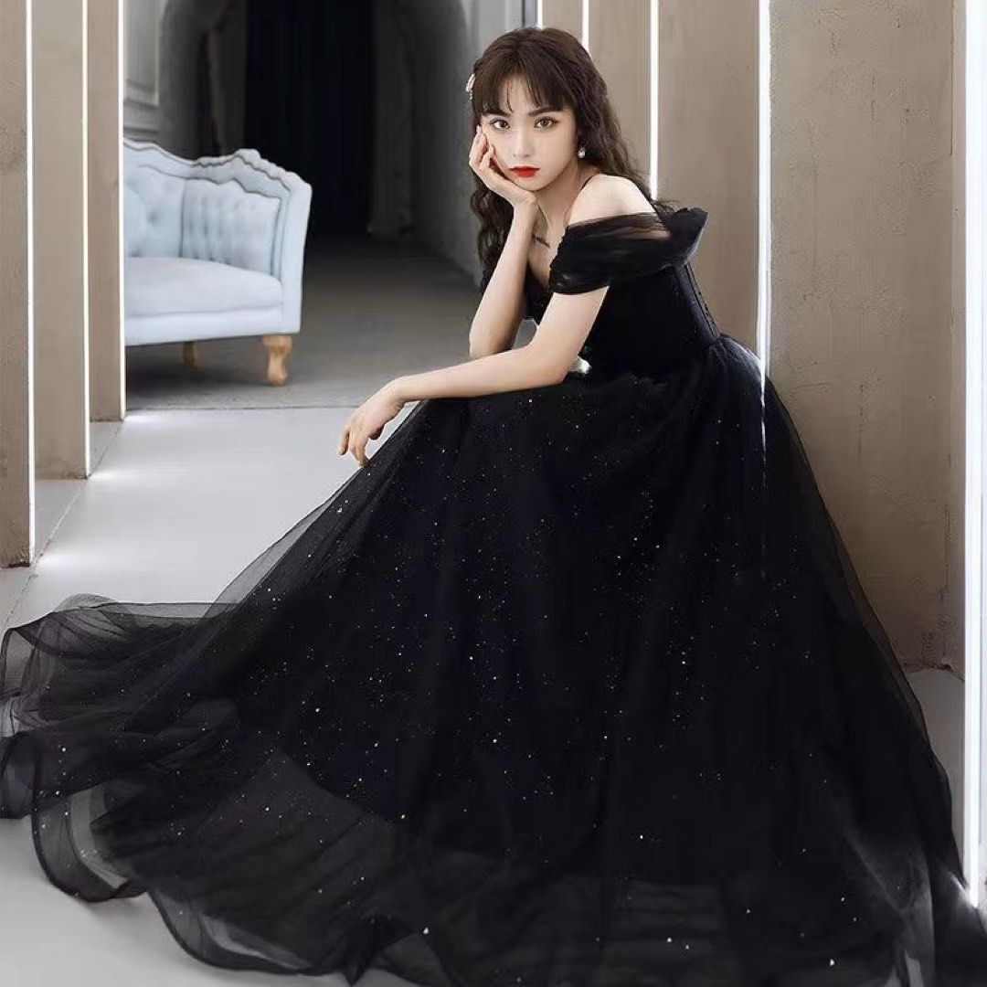 black gown for teenager