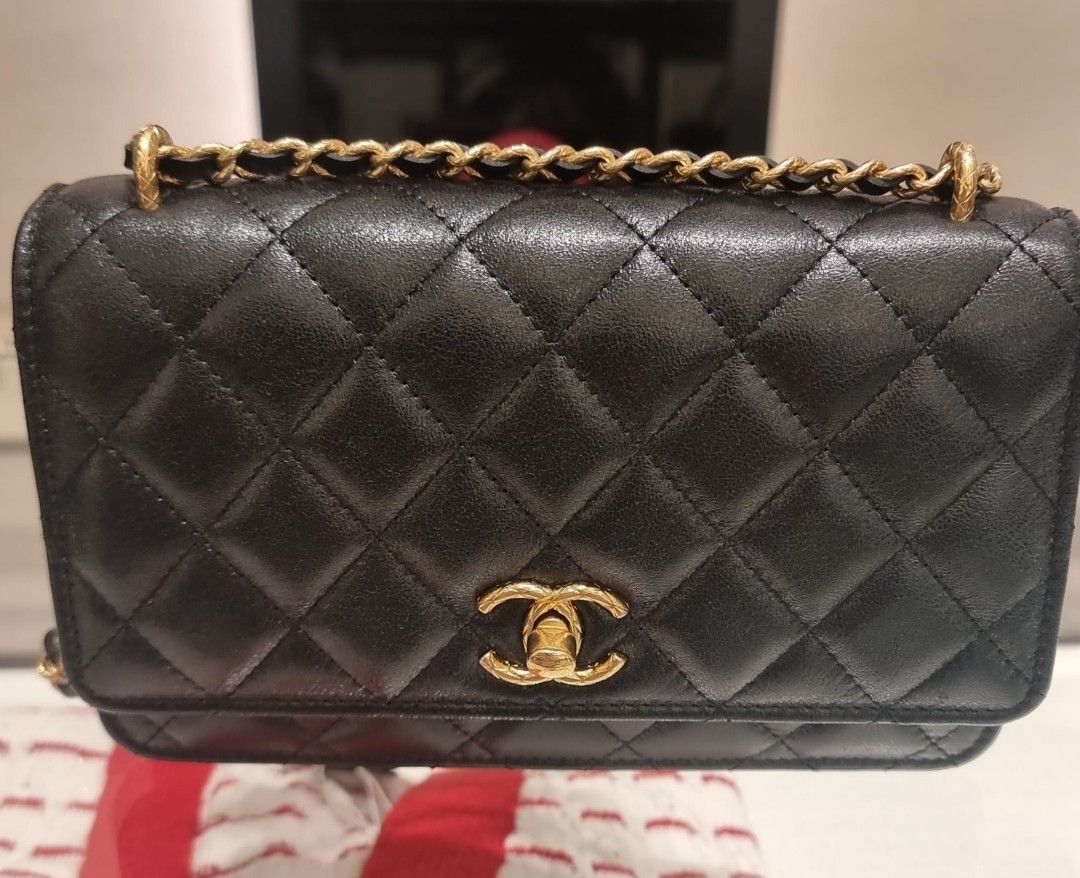 Brand new Chanel 23C Wallet on Chain